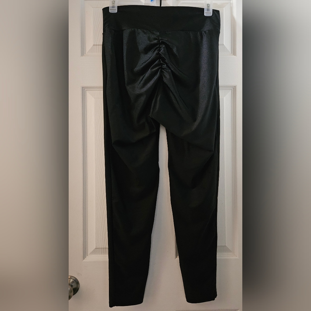 Fashion Nova Cheeky Leggings